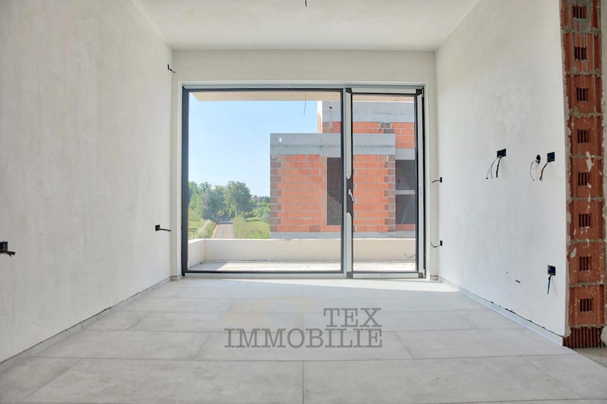 Lepa moderna vila z bazenom v Poreču 