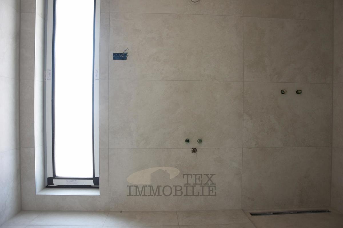 Lepa moderna vila z bazenom v Poreču 