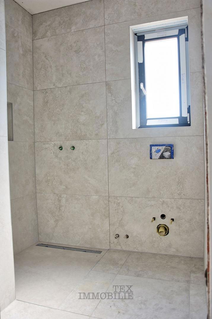 Lepa moderna vila z bazenom v Poreču 