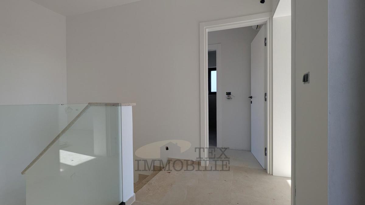 Poreč - vila z bazenom in pogledom na morje