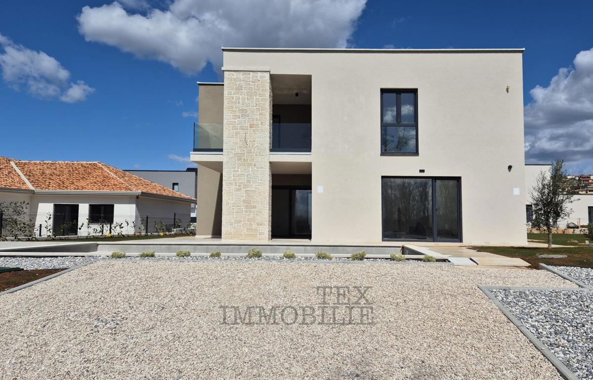 Poreč - vila z bazenom in pogledom na morje