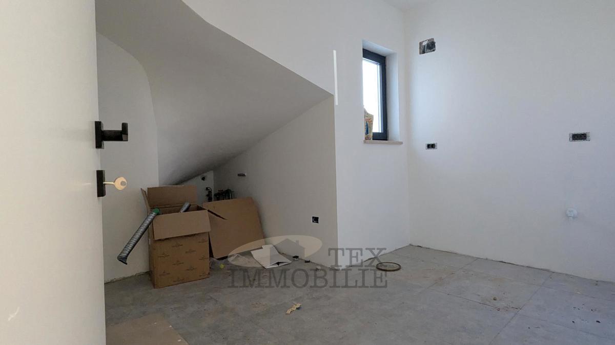Poreč - vila z bazenom in pogledom na morje