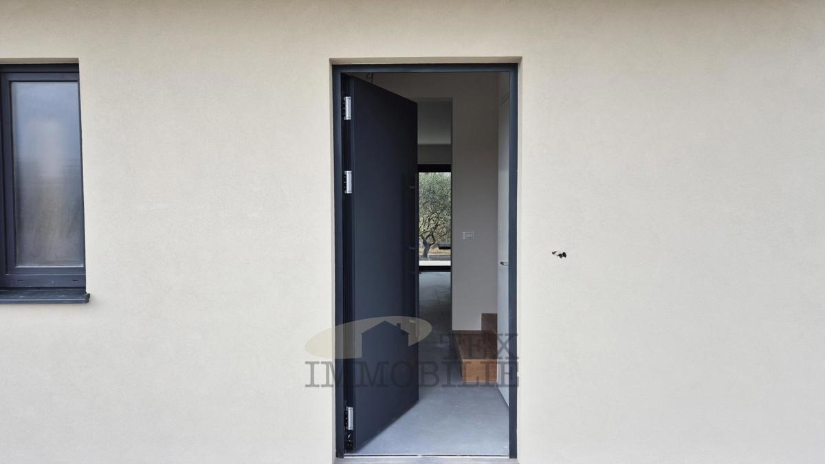 Hiša z bazenom v bližini Poreča, 167 m2