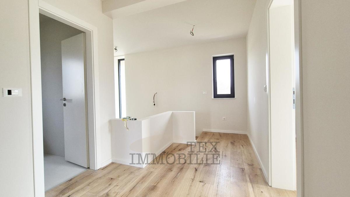 Hiša z bazenom v bližini Poreča, 167 m2