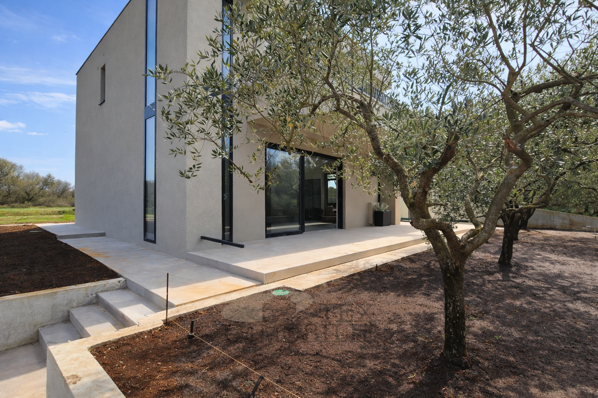 Hiša z bazenom v bližini Poreča, 167 m2