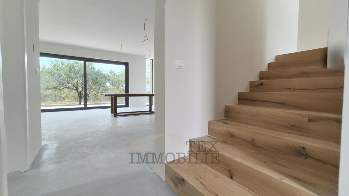 Hiša z bazenom v bližini Poreča, 167 m2