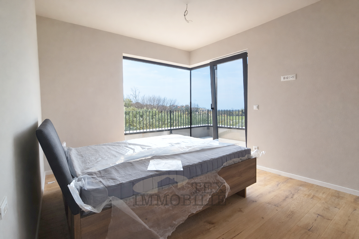 Hiša z bazenom v bližini Poreča, 167 m2