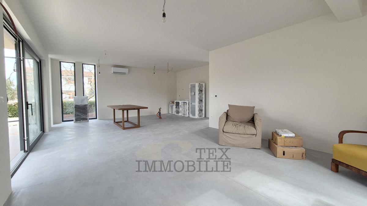 Hiša z bazenom v bližini Poreča, 167 m2