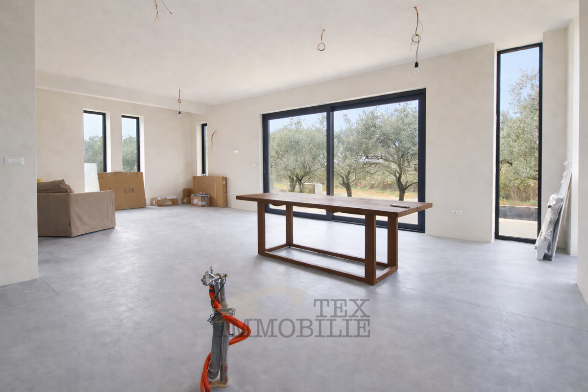 Hiša z bazenom v bližini Poreča, 167 m2