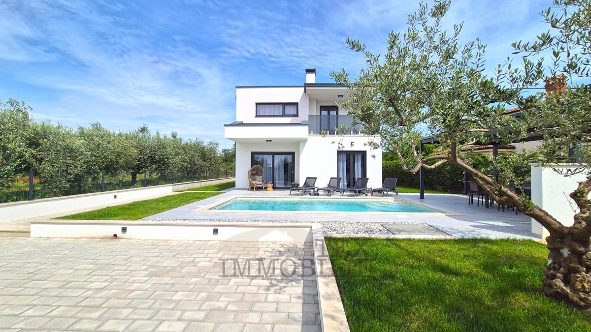 Poreč, Vila z bazenom 5 km od morja