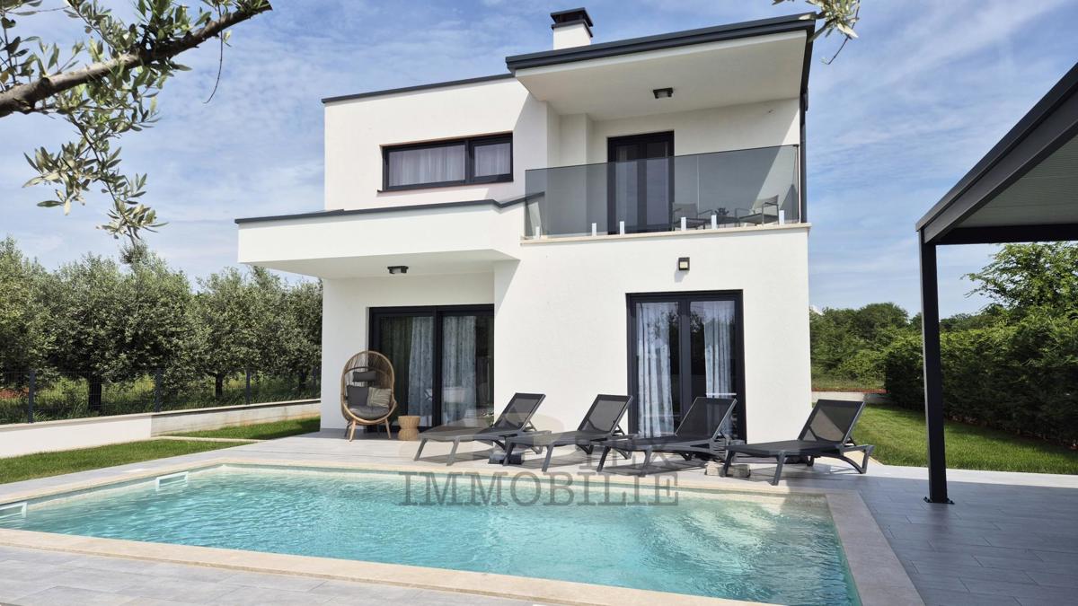 Poreč, Vila z bazenom 5 km od morja