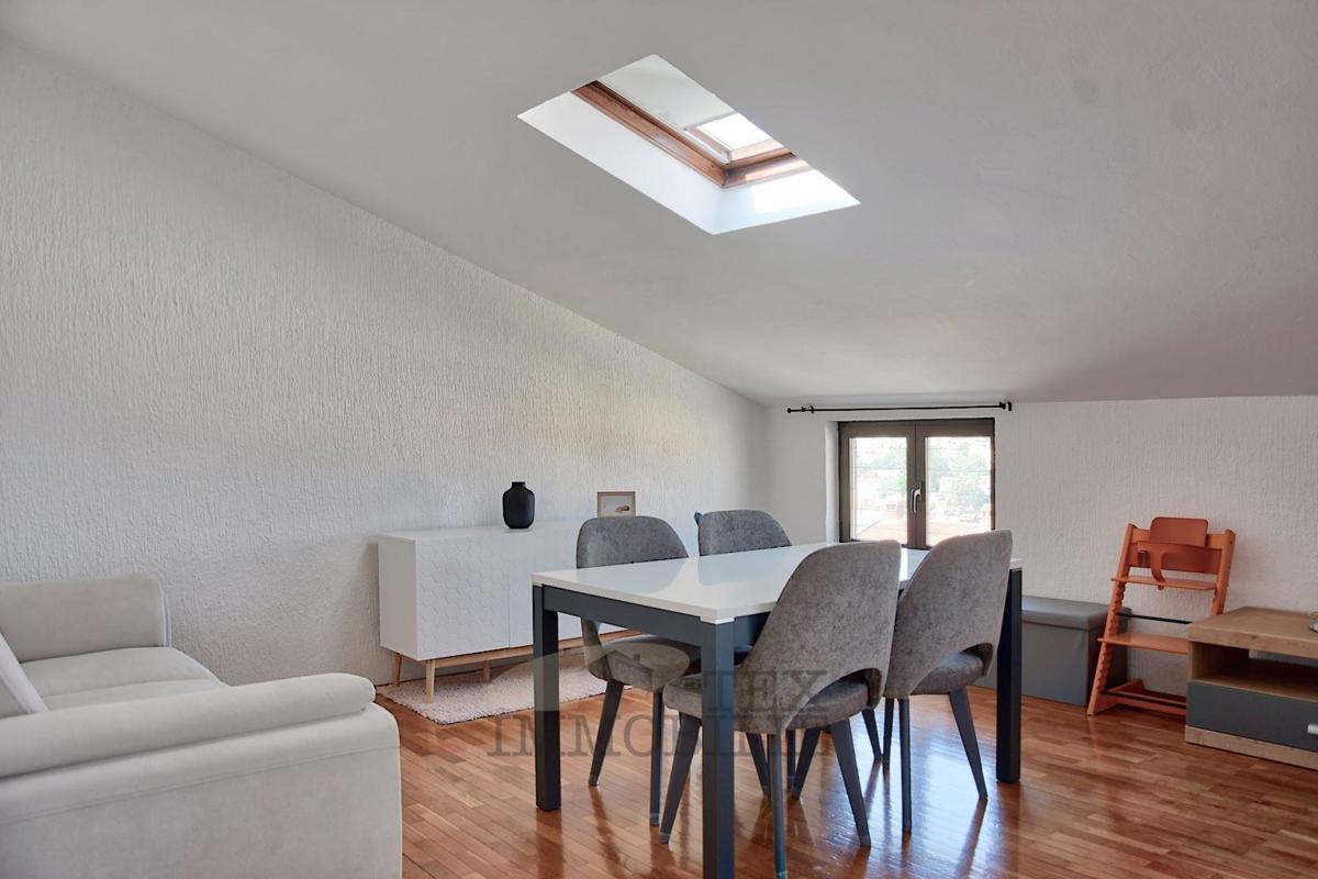 Apartma v Vrsarju s čudovitim pogledom na morje, 76.73 m2