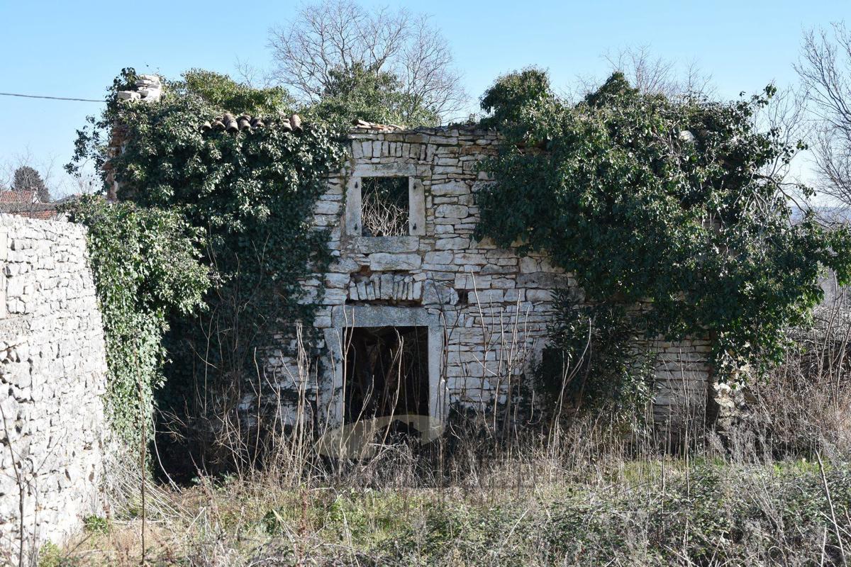 Zazidljivo zemljišče v okolici Svetog Lovreča