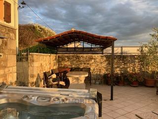 Motovun – Čudovita Kamnita Hiša s Teraso in Panoramskim Razgledom