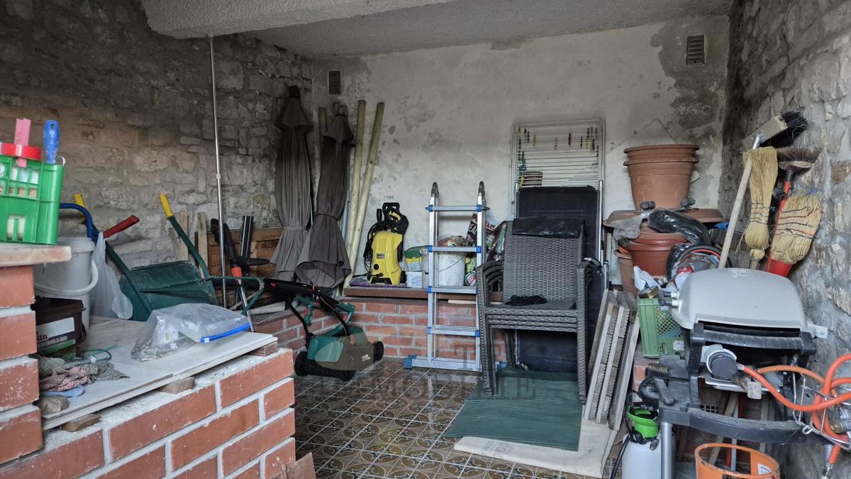 Motovun – Čudovita Kamnita Hiša s Teraso in Panoramskim Razgledom
