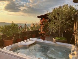 Motovun – Čudovita Kamnita Hiša s Teraso in Panoramskim Razgledom