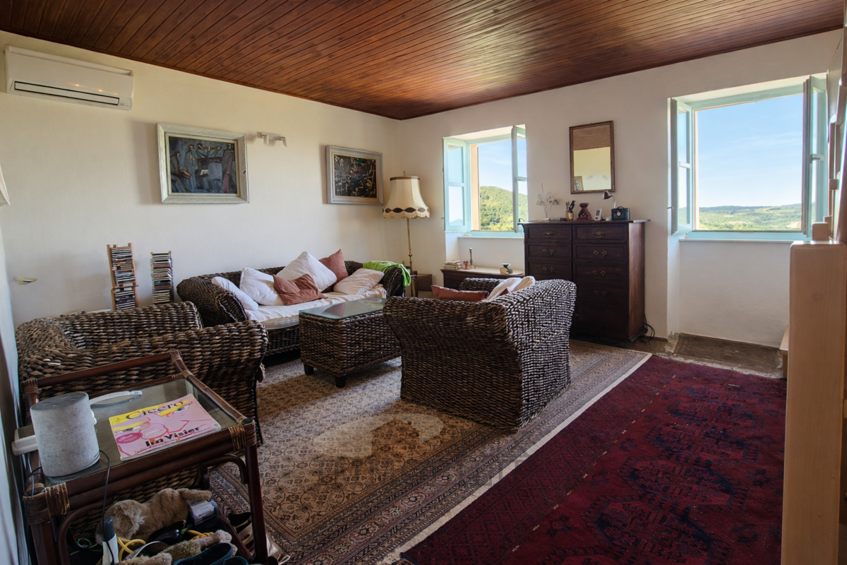 Motovun – Čudovita Kamnita Hiša s Teraso in Panoramskim Razgledom