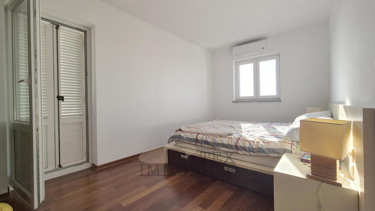 Ekskluzivna ponudba agencije – Sodobno stanovanje z razgledom na morje, Poreč, 800 m od plaže