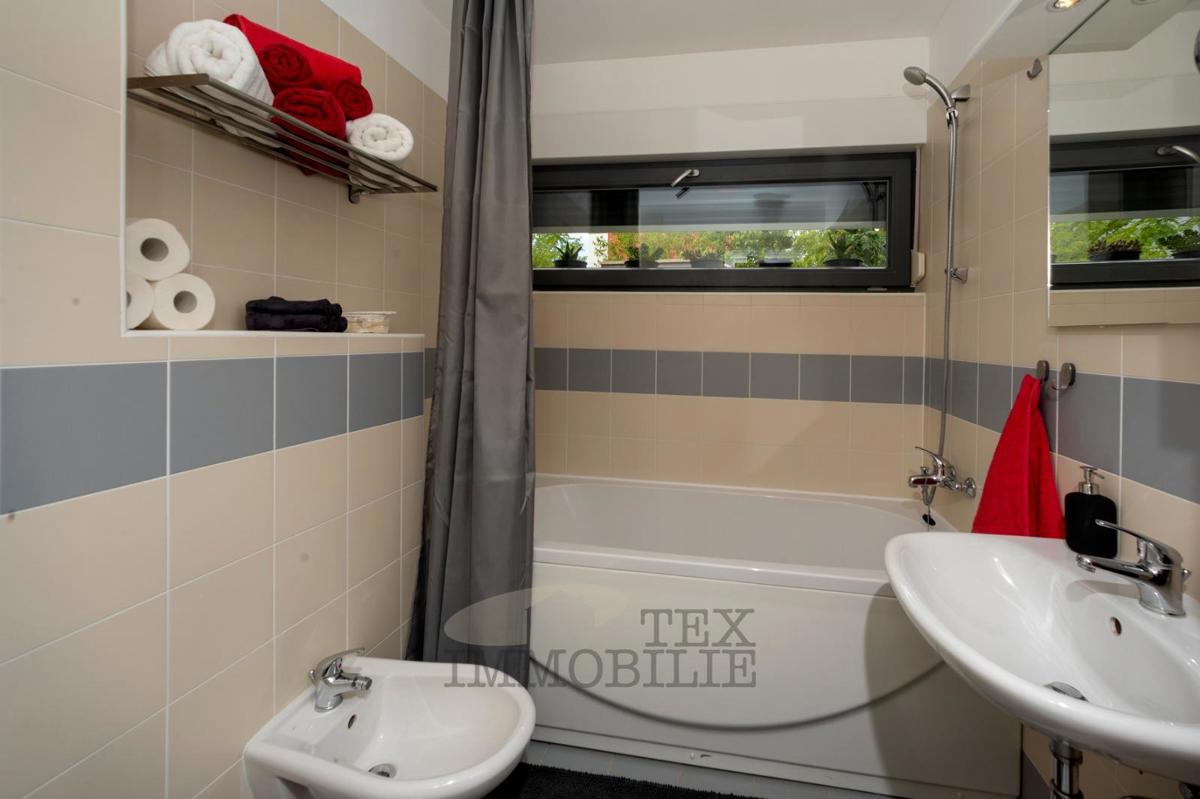 Čudovito pritlično stanovanje z velikim vrtom in bazenom – mirna lokacija v bližini Poreča