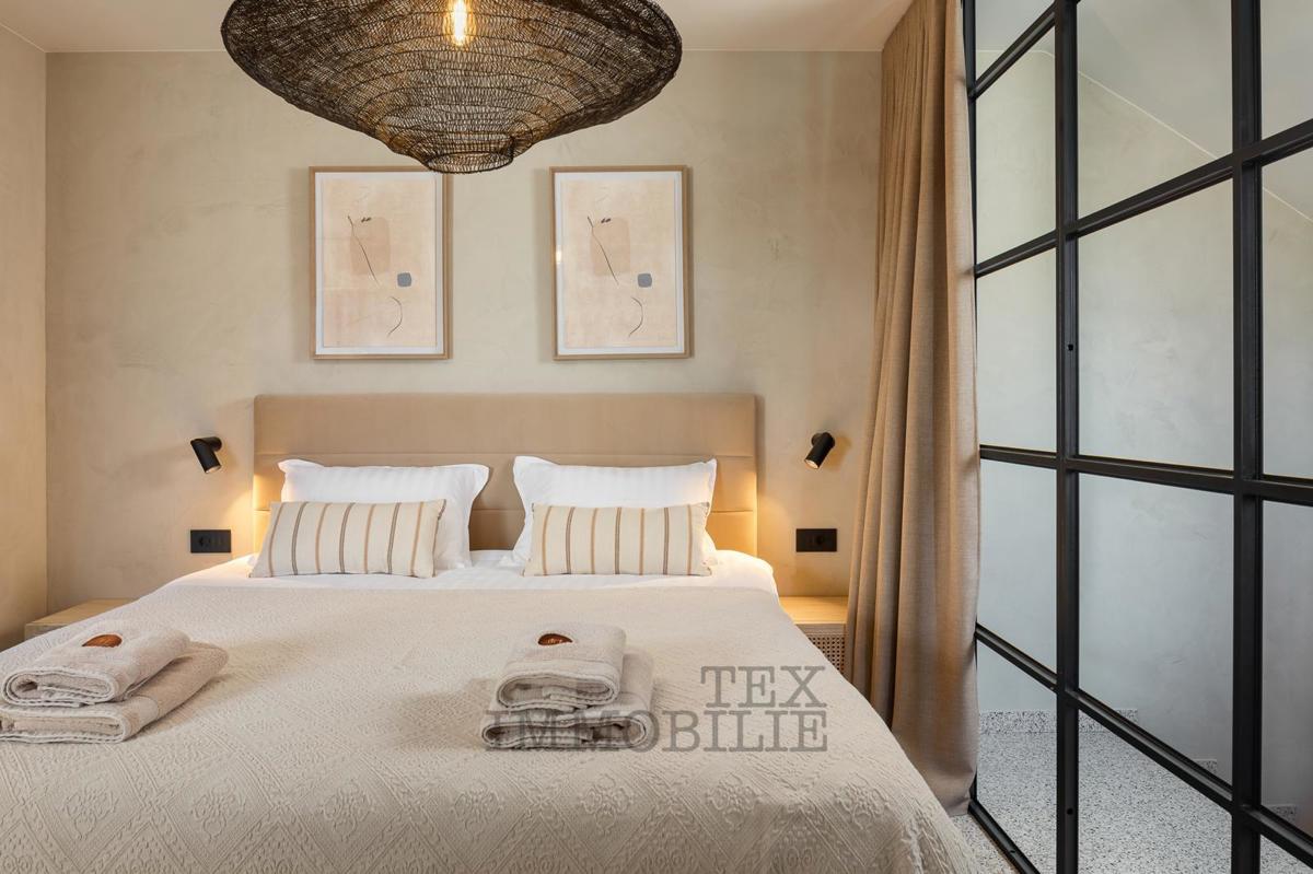 V mirnem kraju blizu Vižinade se prodaja lepa obnovljena kamnita hiša z bazenom