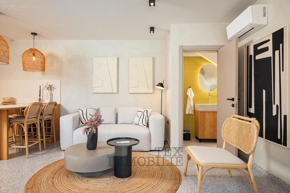 V mirnem kraju blizu Vižinade se prodaja lepa obnovljena kamnita hiša z bazenom