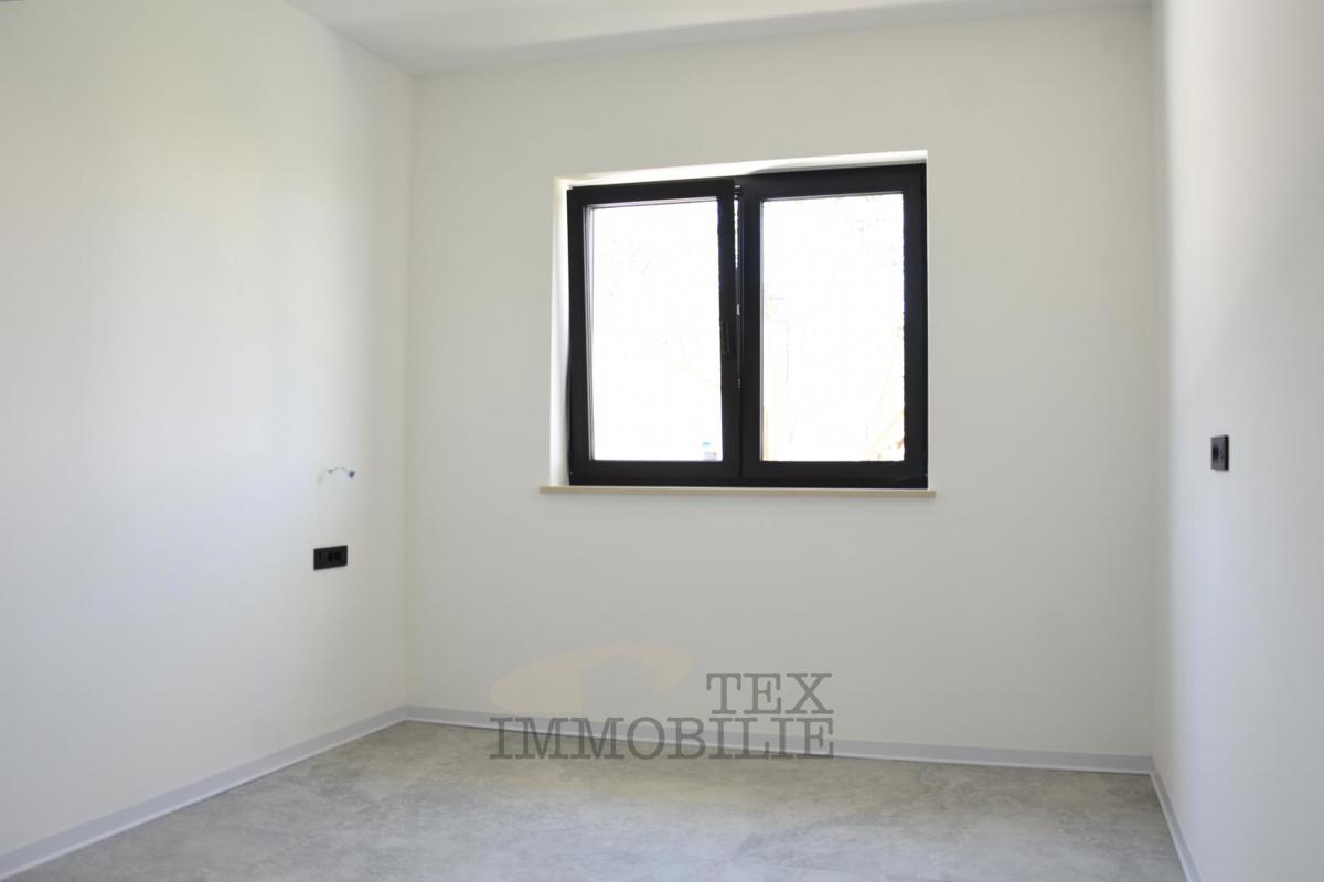 Poreč, stanovanje s tremi spalnicami in vrtom