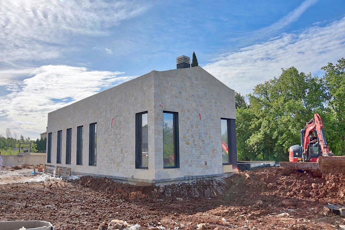 Luksuzna moderna vila z bazenom v Poreču, 4 km od morja