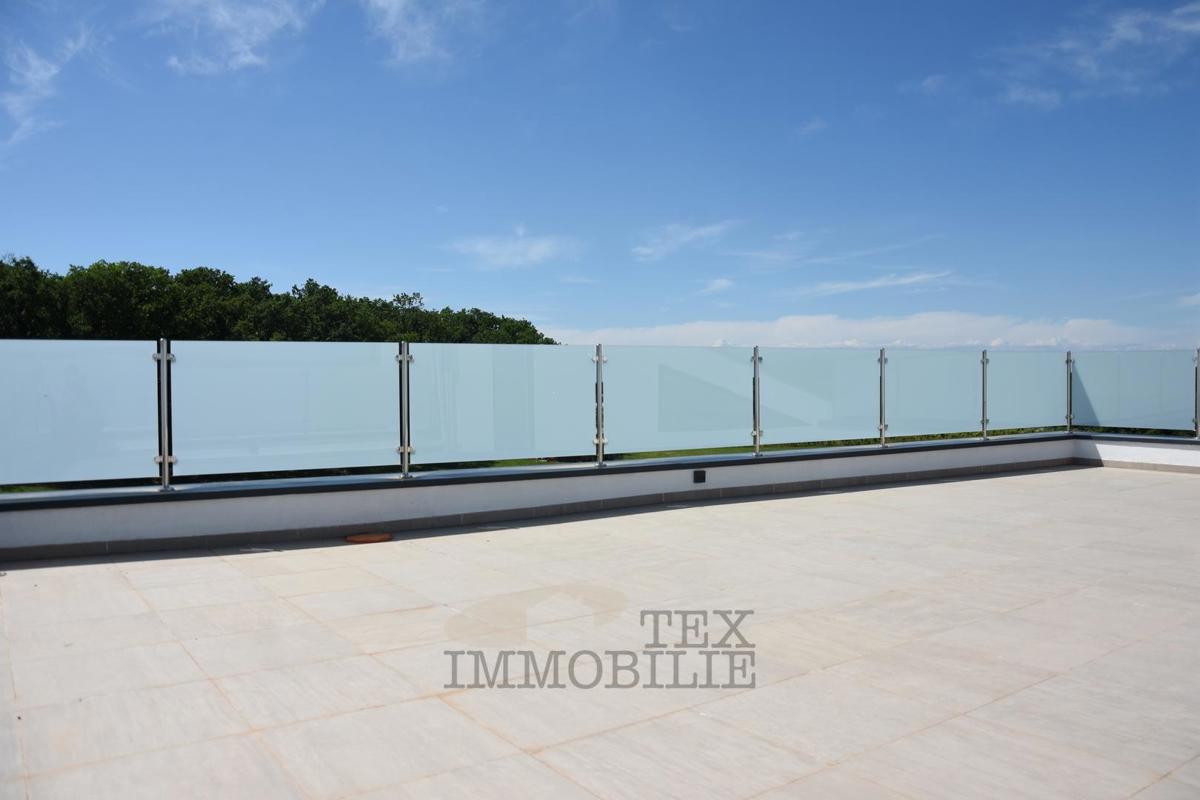Dve hiši v neposredni bližini centra Poreča, 547 m2