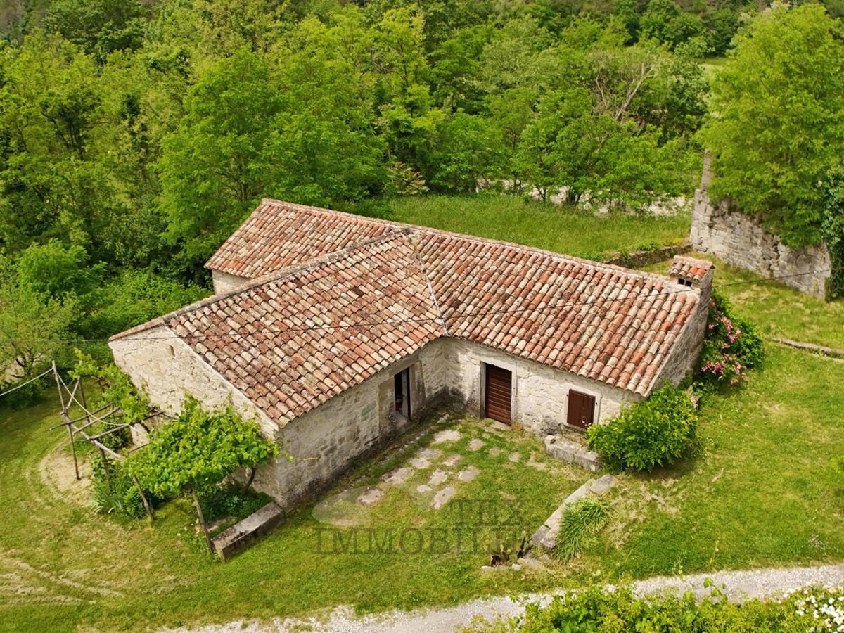 Avtentična istrska vas z neomejenim potencialom