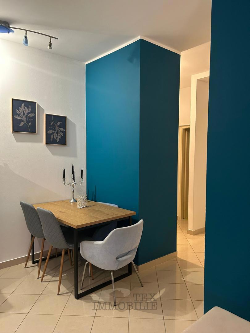 STANOVANJSKO-POSLOVNA STAVBA V SRCU STARODOBNEGA JEDRA VRSARJA