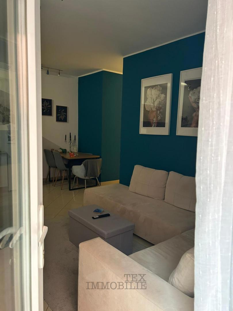 STANOVANJSKO-POSLOVNA STAVBA V SRCU STARODOBNEGA JEDRA VRSARJA