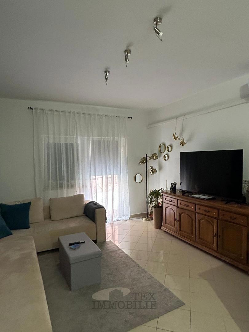 STANOVANJSKO-POSLOVNA STAVBA V SRCU STARODOBNEGA JEDRA VRSARJA