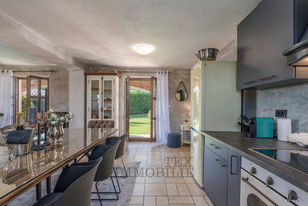 Kamena vila z bazenom v mirnem okolju – okolica Poreča