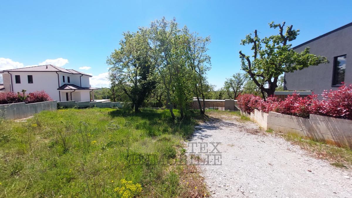 Okolica Poreča - Zemljišče z gradbenim dovoljenjem
