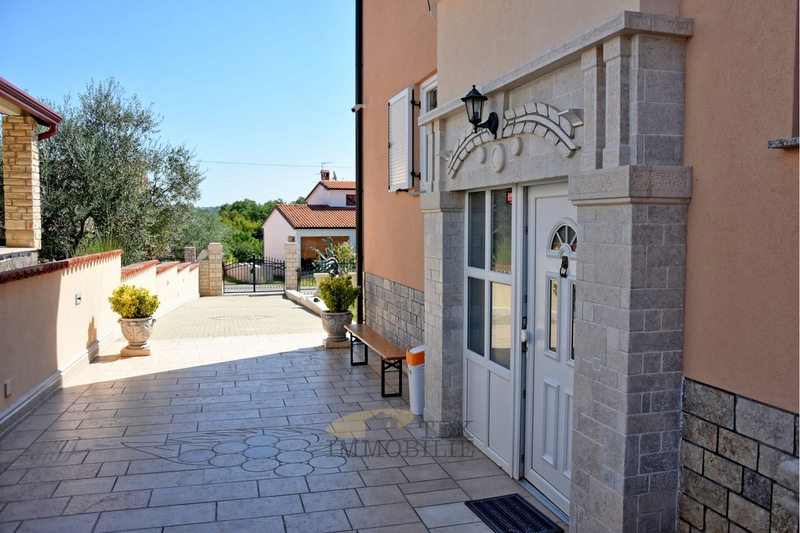 Hiša s 4 apartmaji v bližini Poreča