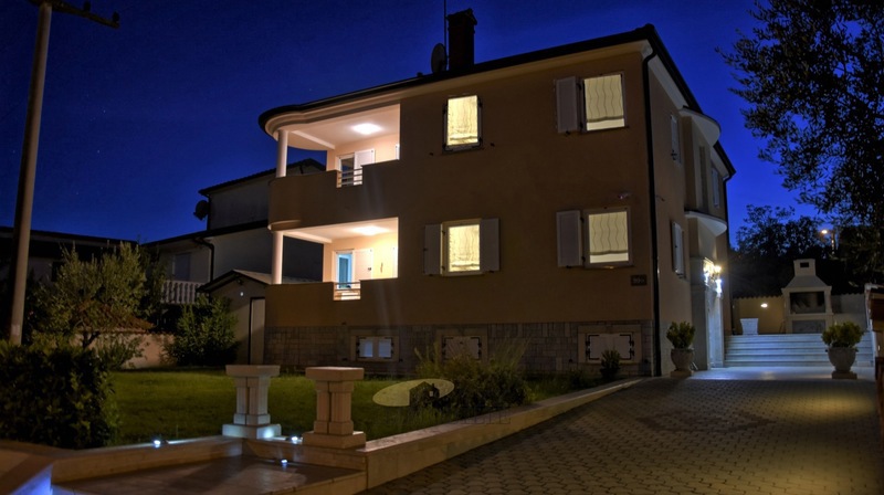 Hiša s 4 apartmaji v bližini Poreča
