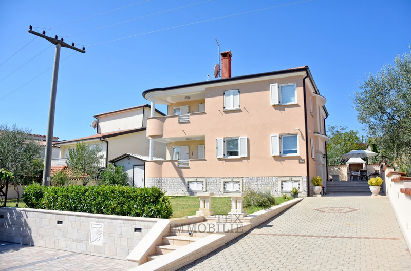 Hiša s 4 apartmaji v bližini Poreča