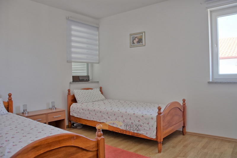 Hiša s 4 apartmaji v bližini Poreča