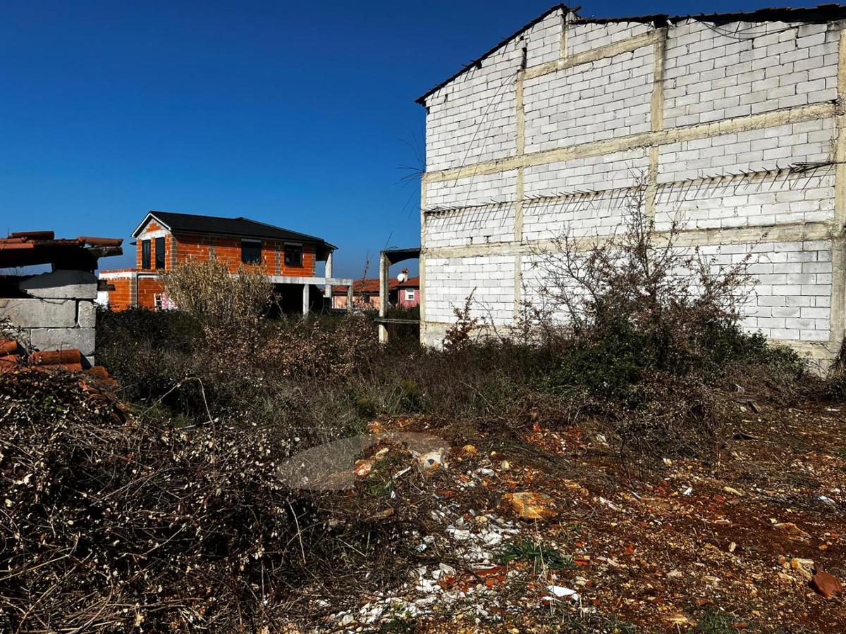 Poreč, gradbeno zemljišče 3 km od morja