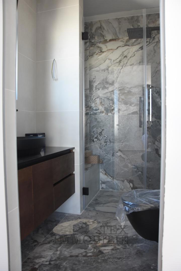 Ekskluziven apartma v drugem nadstropju blizu morja, 211,81 m2