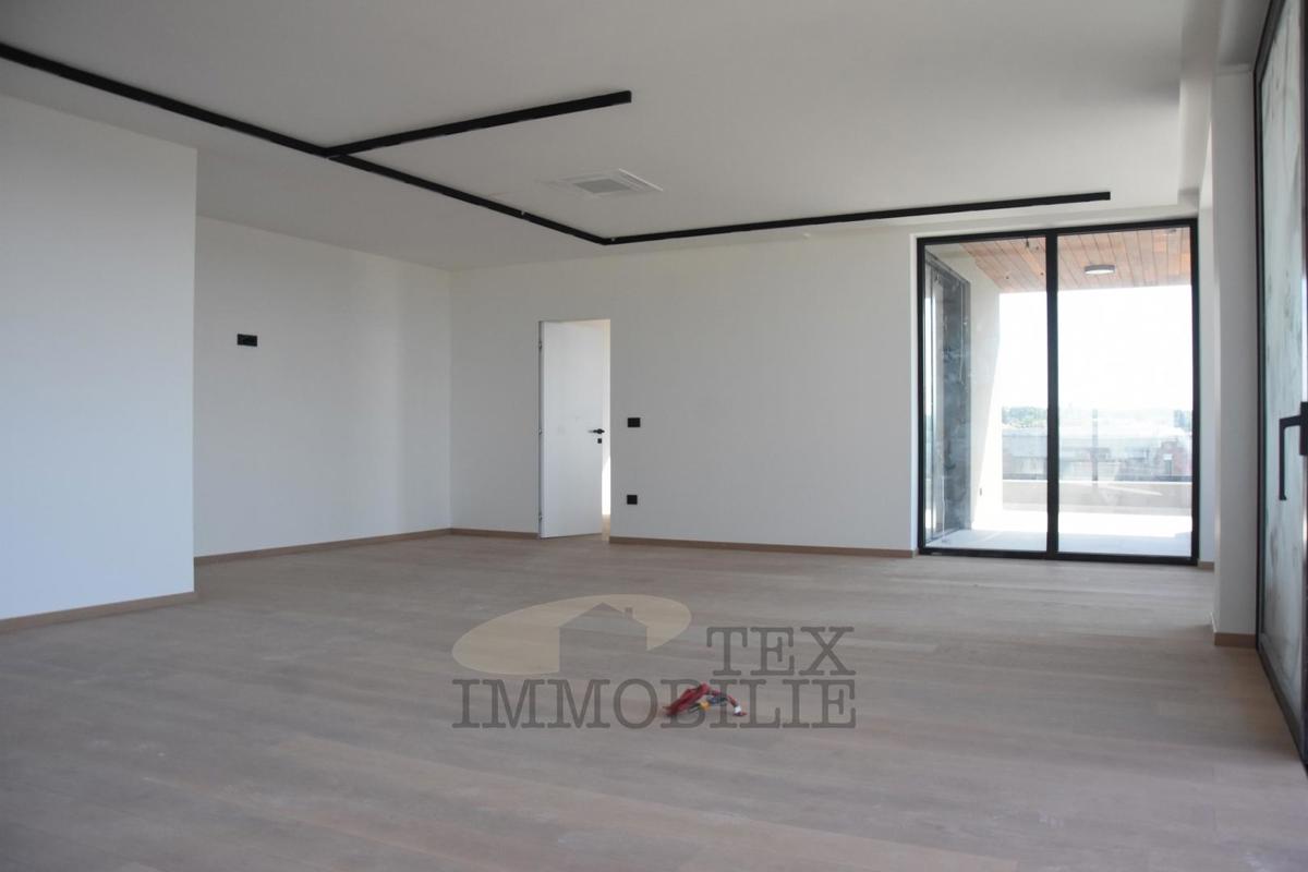 Ekskluziven apartma v drugem nadstropju blizu morja, 211,81 m2