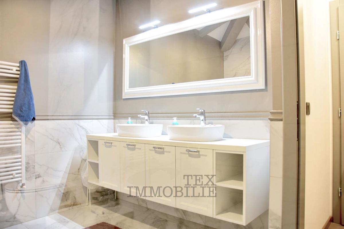 Lepa moderna vila z bazenom v Poreču 
