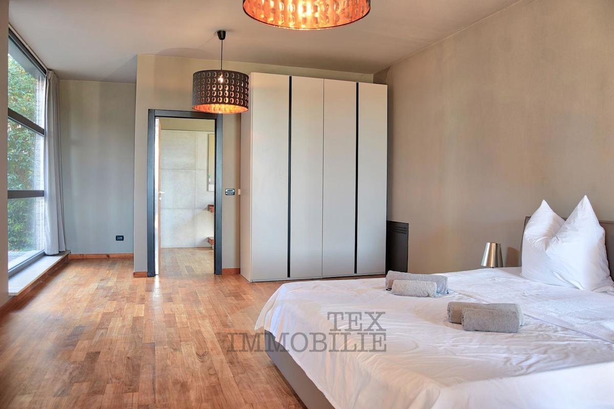 Poreč - Prostorna moderna vila 4 km od morja