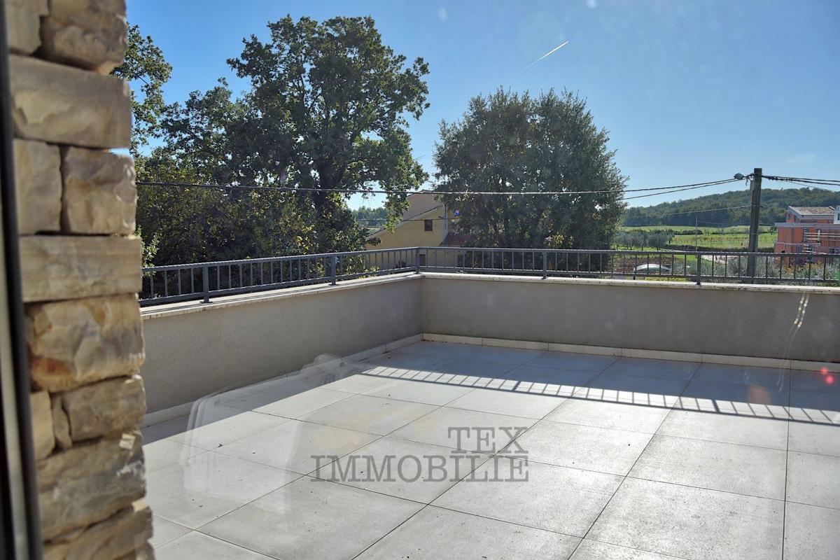 Poreč - Prostorna moderna vila 4 km od morja