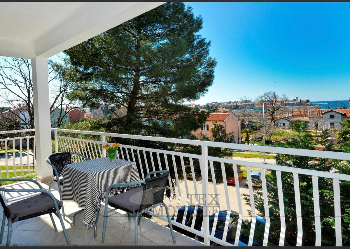 Stanovanje v centru Poreča, le 100 metrov od morja, 60 m2