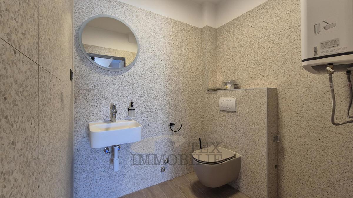 Prodamo čudovito prenovljeno kamnito hišo z bazenom