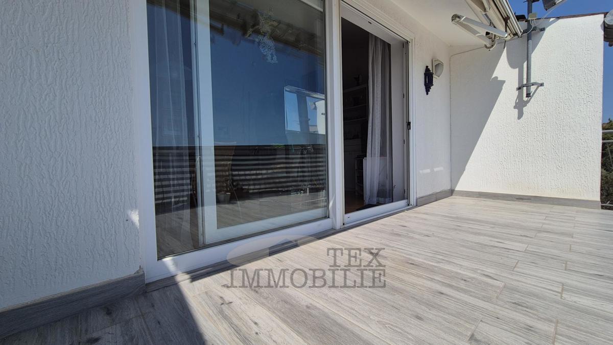 Stanovanje z 2 Spalnicama in Teraso s Pogledom na Morje – Poreč