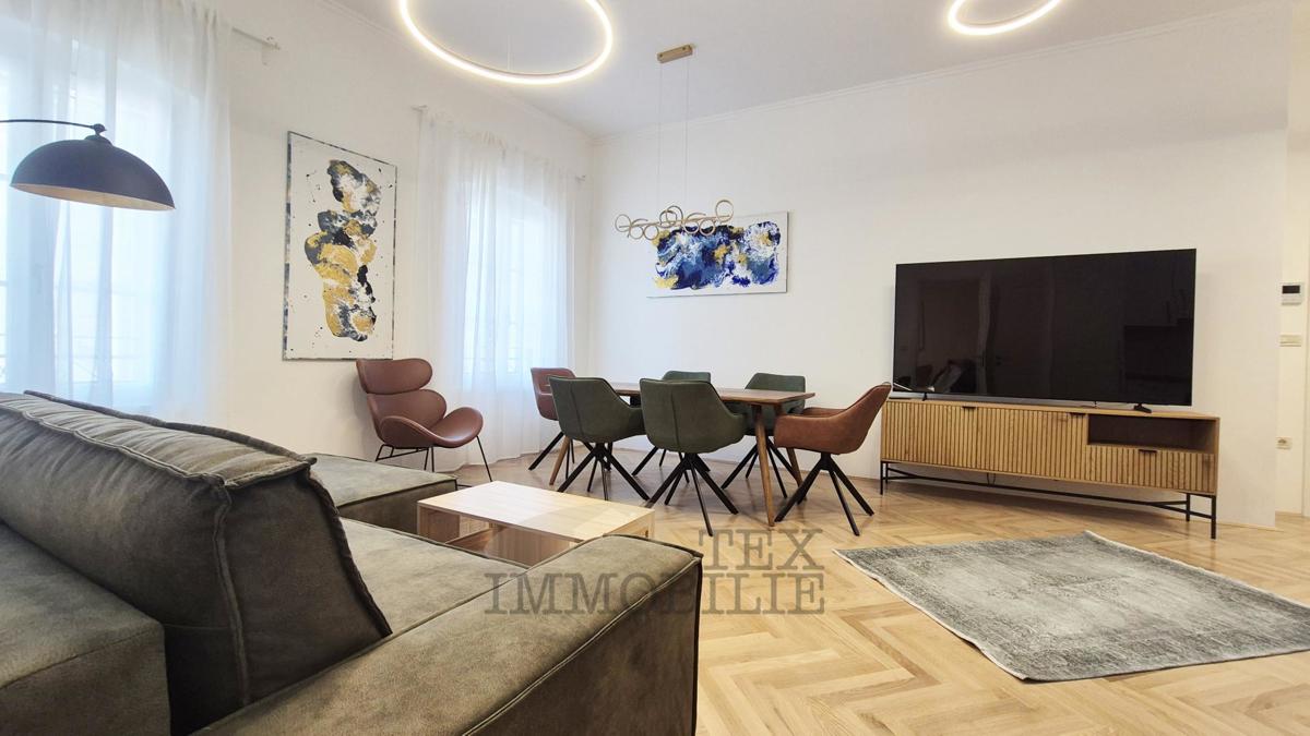 POREČ – Zgodovinska stavba s 4 stanovanjskimi enotami v samem središču mesta