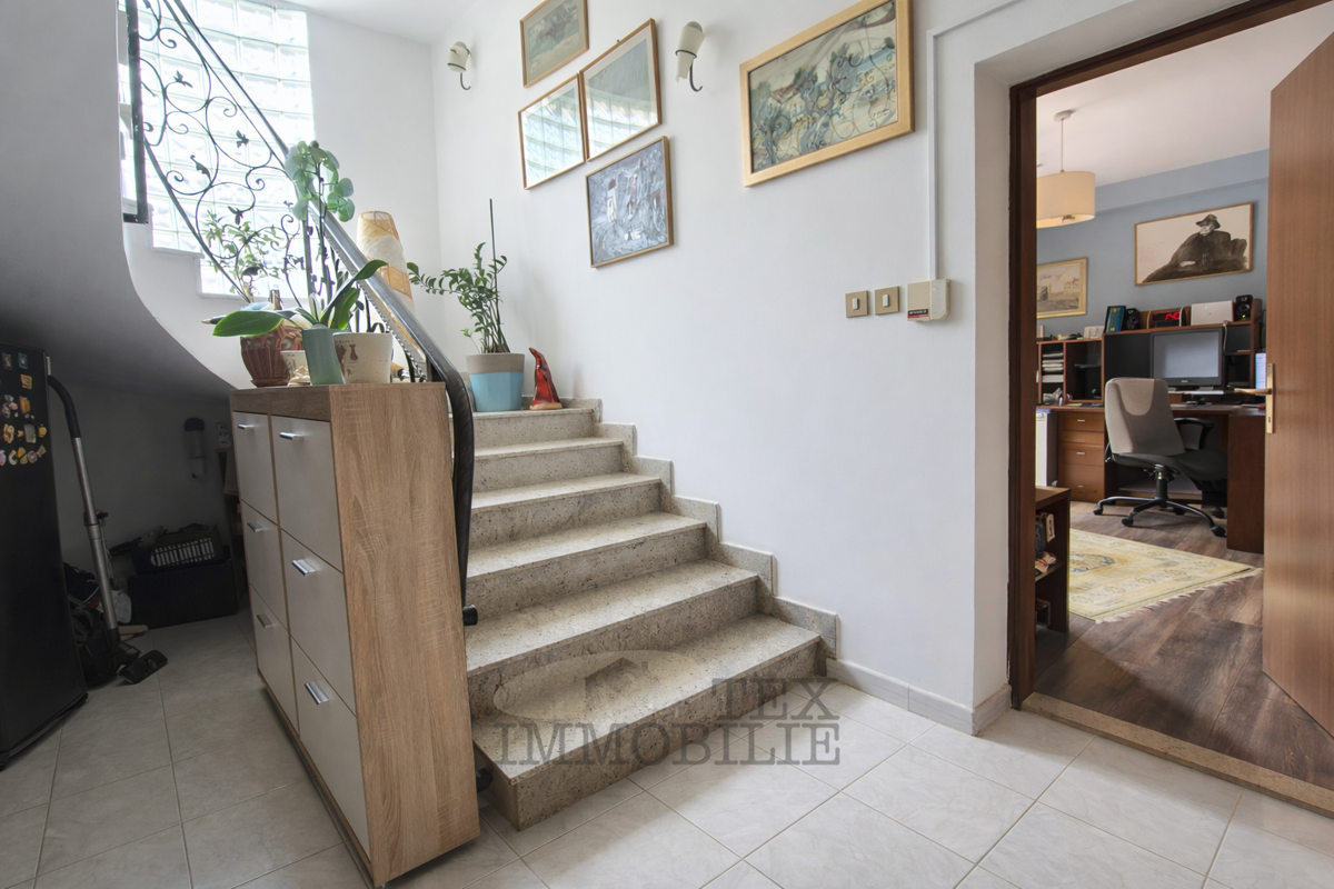 Prostorna družinska hiša 6 km od Poreča