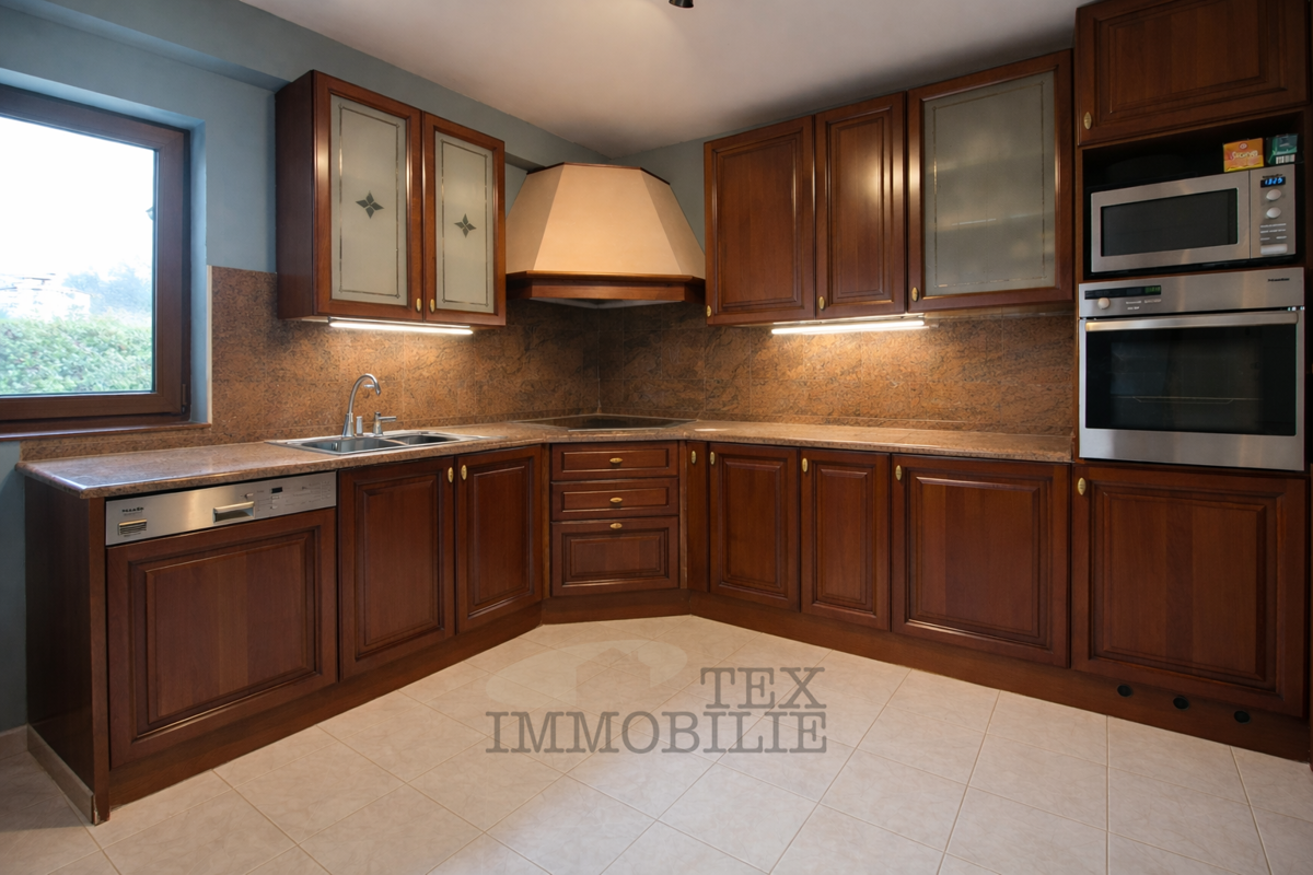 Prostorna družinska hiša 6 km od Poreča